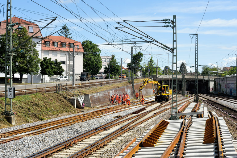Gleis- und Weichenerneuerung bei km 15,4 (Juni 2022)