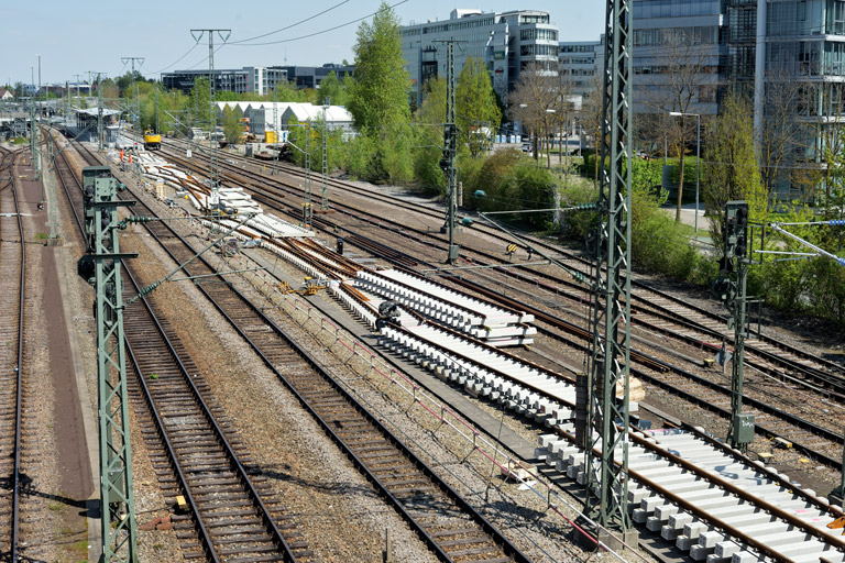 Gleis- und Weichenerneuerung bei km 15,8 (April 2022)