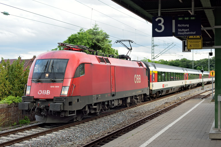 &Ouml;BB 1016 004 mit IC 184 bei km 16,8 (Mai 2022)