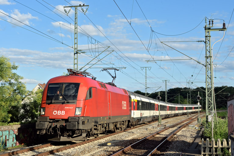 &Ouml;BB 1016 027 mit IC 184 bei km 16,8 (Juli 2022)