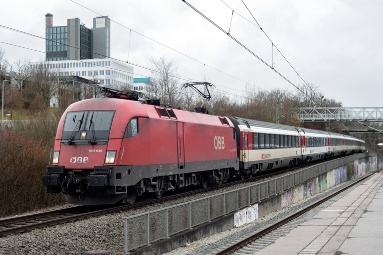 &Ouml;BB 1016 035 mit IC 189 bei km 14,2 (Februar 2022)