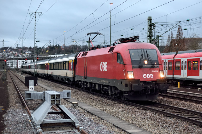 &Ouml;BB 1016 040 mit IC 186 bei km 15,8 (Februar 2022)