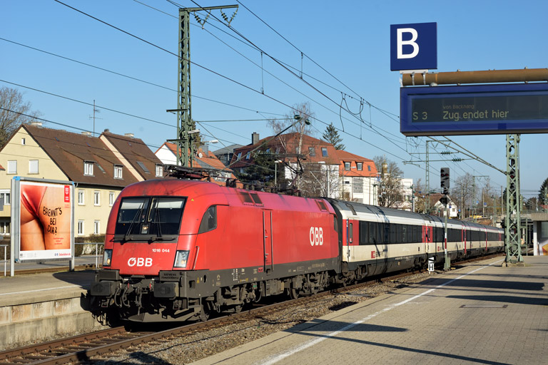 &Ouml;BB 1016 044 mit IC 187 bei km 16,8 (Januar 2022)