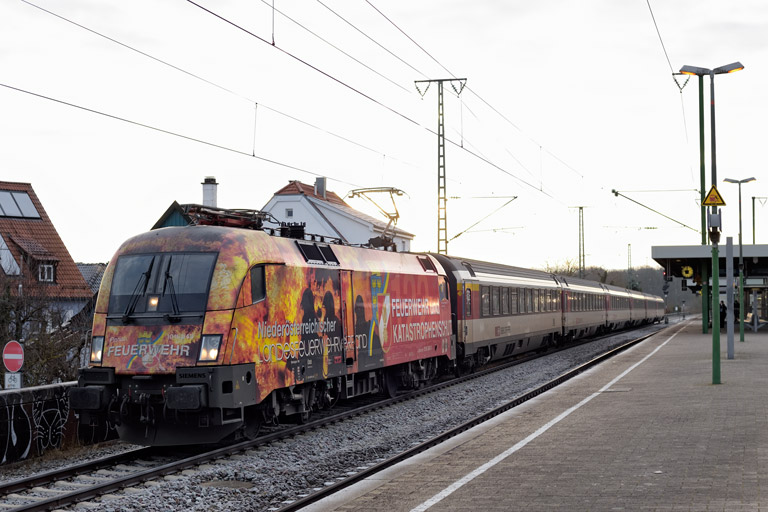 &Ouml;BB 1016 048 mit IC 284 bei km 16,8 (Januar 2022)