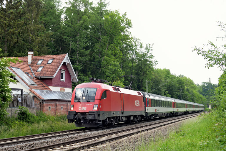 &Ouml;BB 1016 050 mit IC 283 bei km 16,8 (Juni 2022)
