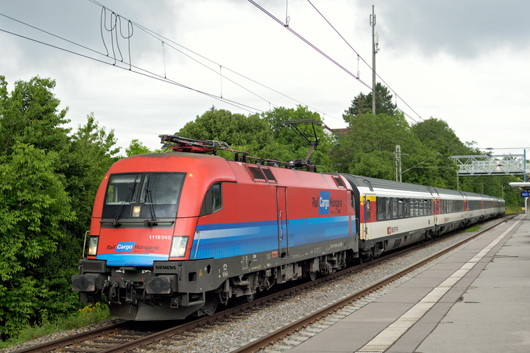 &Ouml;BB 1116 045 mit IC 184 bei km 14,2 (Juni 2022)