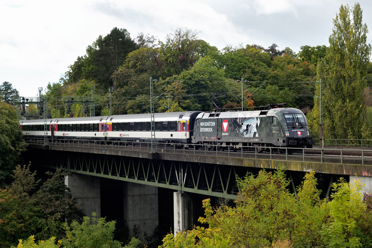 &Ouml;BB 1116 182 mit IC 282 bei km 14,6 (Oktober 2022)