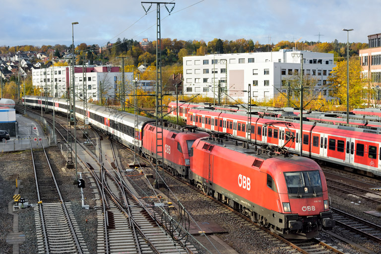 &Ouml;BB 1116 190 und &Ouml;BB 1116 084 mit IC 284 bei km 16,0 (November 2022)