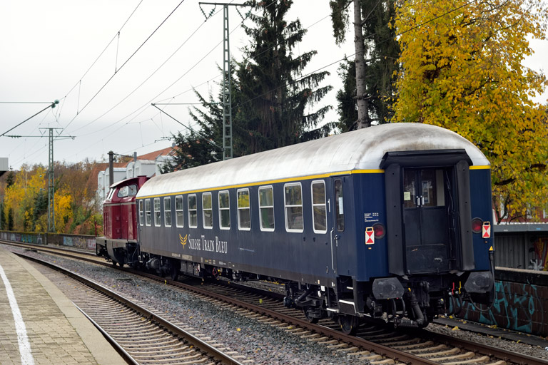 V100 1019 bei km 16,8 (November 2022)
