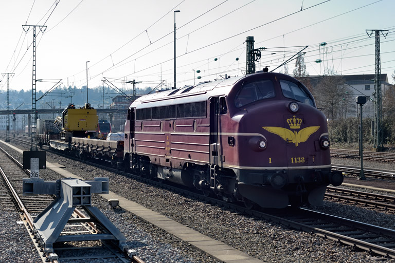 V170 1138 mit DGV 94048 bei km 15,8 (Februar 2022)