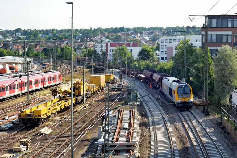 263 002 (V400.11) bei km 16,0 (Juni 2022)