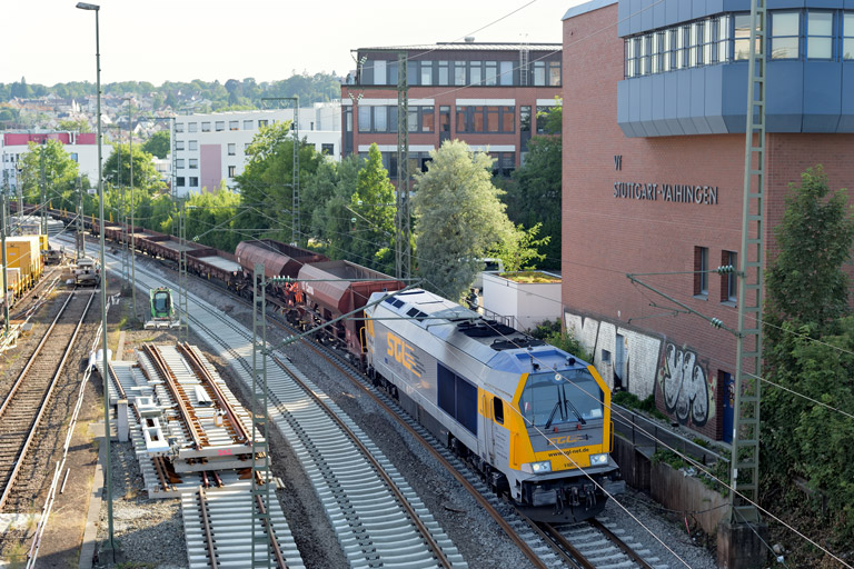 263 002 (V400.11) bei km 16,0 (Juni 2022)