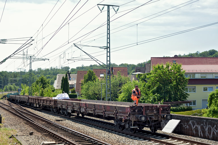 263 002 (V400.11) bei km 16,8 (Juni 2022)