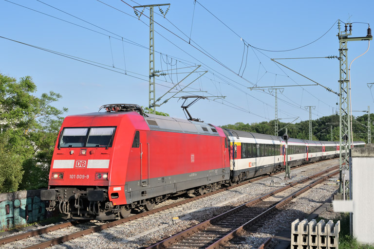 101 009 mit IC 184 bei km 16,8 (Mai 2023)