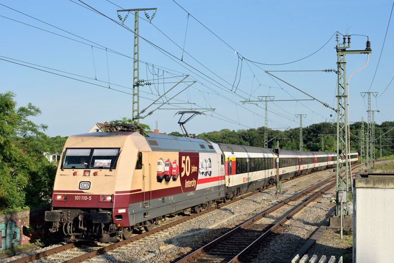 101 110 mit IC 184 bei km 16,8 (Juni 2023)