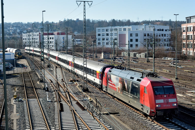 101 115 mit IC 280 bei km 16,0 (Februar 2023)