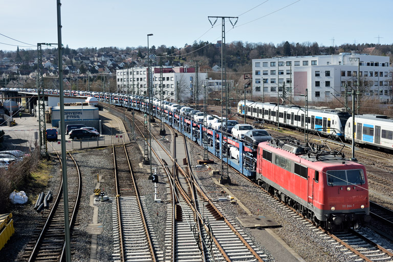 111 066 bei km 16,0 (Februar 2023)