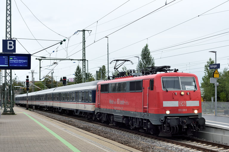 111 093 mit DPN 89582 bei km 15,4 (August 2023)