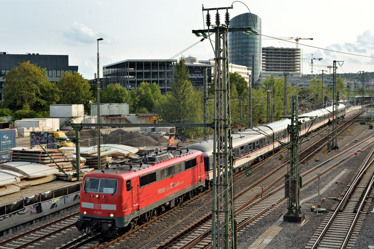 111 093 mit DPN 89583 bei km 15,4 (August 2023)