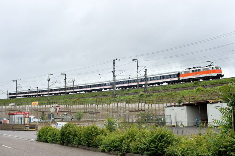 111 111 mit DPN 89570 bei km 2,0 (August 2023)