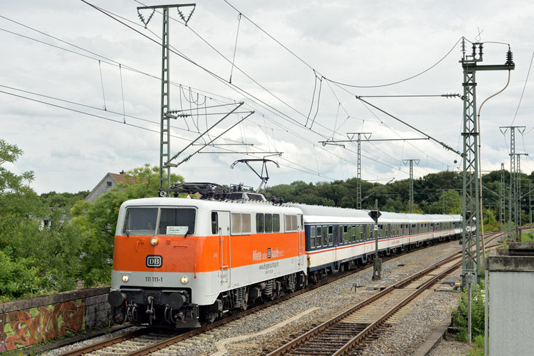 111 111 mit DPN 89577 bei km 16,8 (Juli 2023)