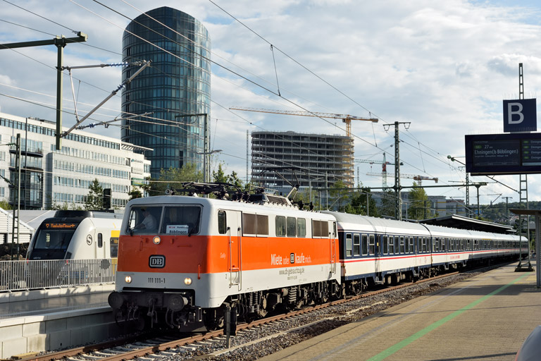 111 111 mit DPN 89583 bei km 15,6 (August 2023)