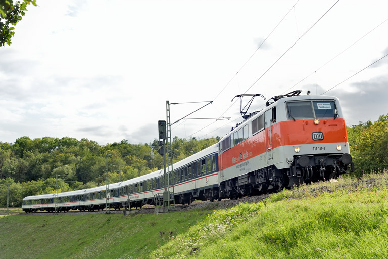 111 111 mit DPN 89583 bei km 13,4 (August 2023)