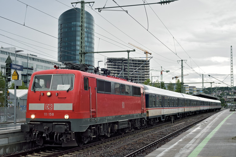 111 158 mit DPN 89565 bei km 15,4 (Juli 2023)