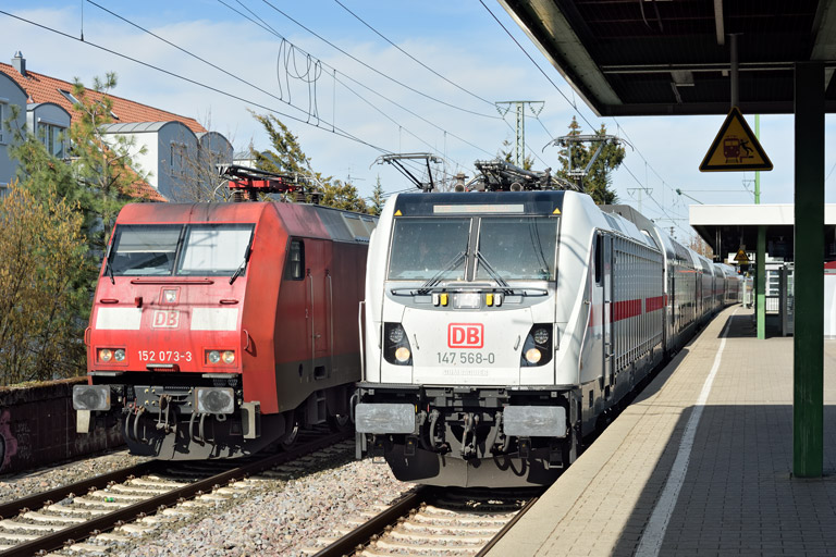 147 568 mit IC 2385 und 152 073 bei km 16,8 (M&auml;rz 2023)