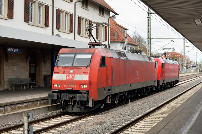 152 021 und 185 219 bei km 15,6 (M&auml;rz 2023)