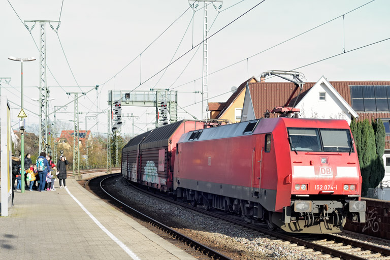 152 074 mit GAG 60130 bei km 16,6 (Februar 2023)