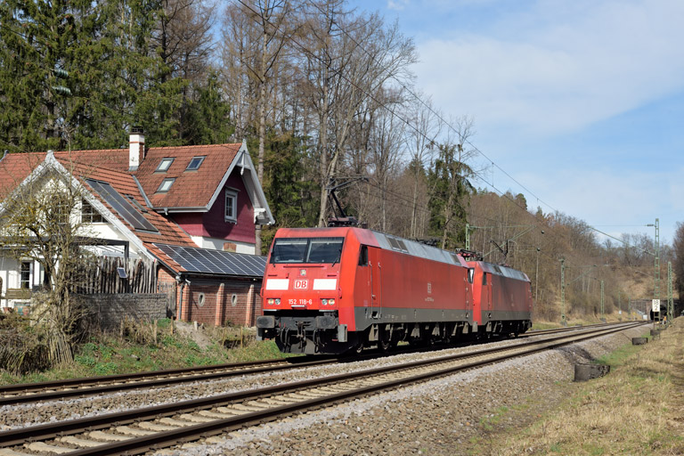 152 118 und 152 035 bei km 18,2 (M&auml;rz 2023)