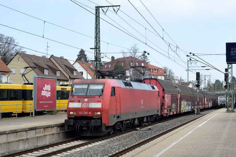 152 160 mit EZ 52089 bei km 15,6 (M&auml;rz 2023)