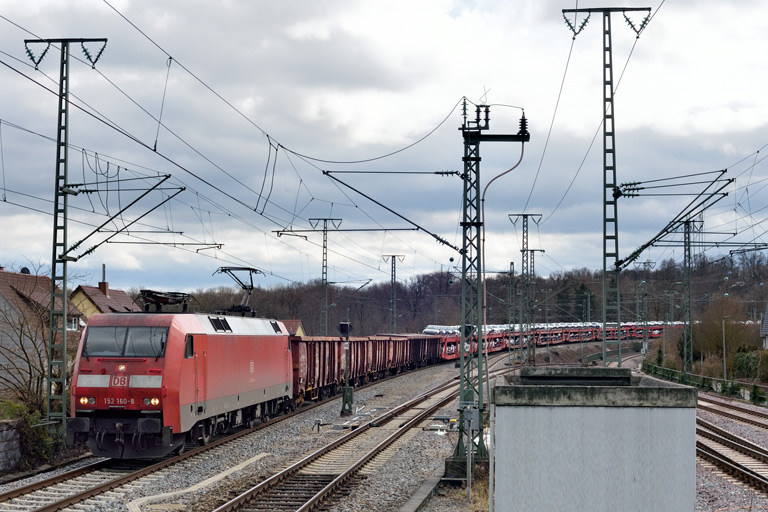 152 160 mit EZ 52100 bei km 16,8 (Februar 2023)