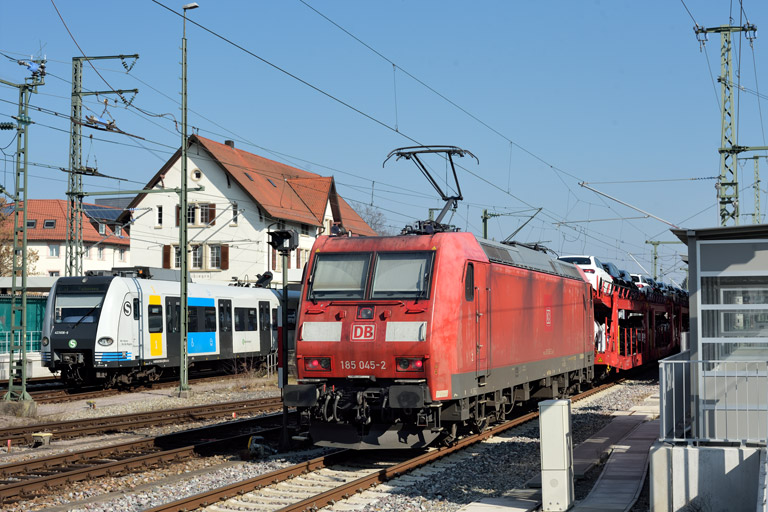 185 045 mit EZ 52101 bei km 15,6 (M&auml;rz 2023)