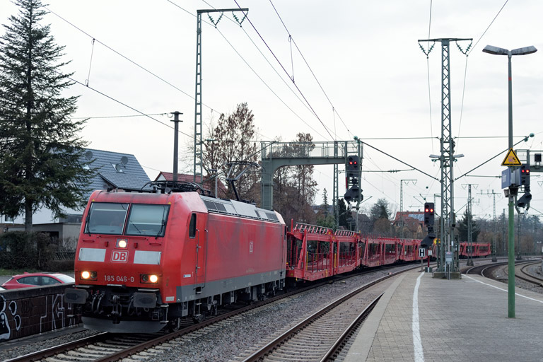 185 046 mit EZ 52095 bei km 16,8 (Februar 2023)
