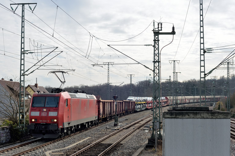 185 046 mit EZ 52101 bei km 16,8 (Februar 2023)