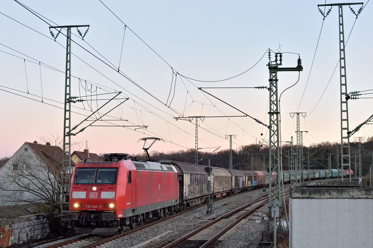 185 046 mit EZ 52103 bei km 16,8 (Februar 2023)