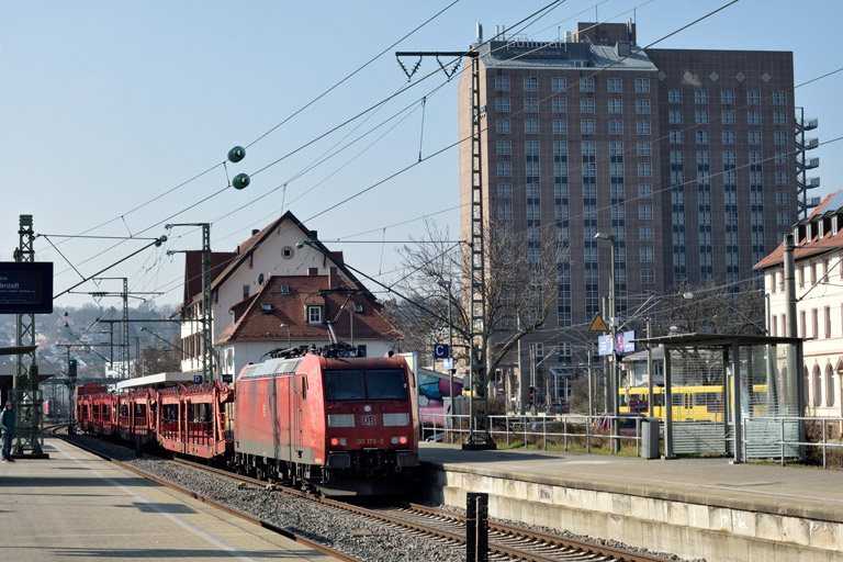 185 179 mit EZ 52089 bei km 15,6 (M&auml;rz 2023)