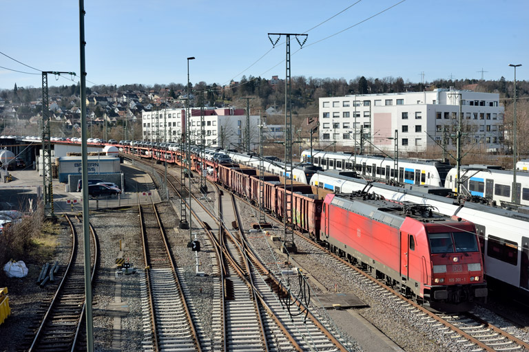 185 201 mit EZ 52101 bei km 16,0 (Februar 2023)