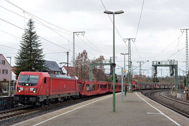 187 122 mit EZ 52094 bei km 16,8 (Februar 2023)