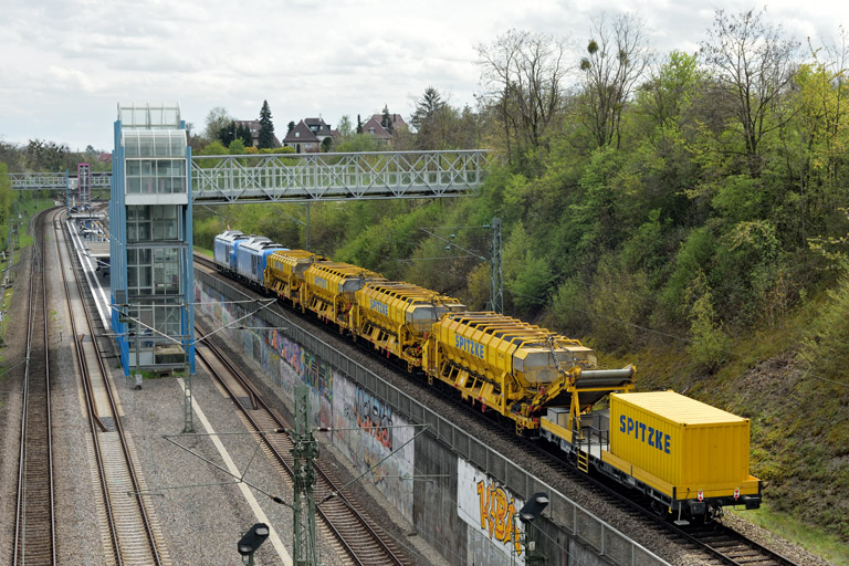 248 029 und 248 028 mit DGV 25343 bei km 14,0 (April 2023)