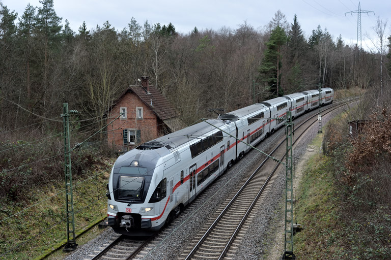 4010 101 als IC 188 bei km 19,2 (Dezember 2023)