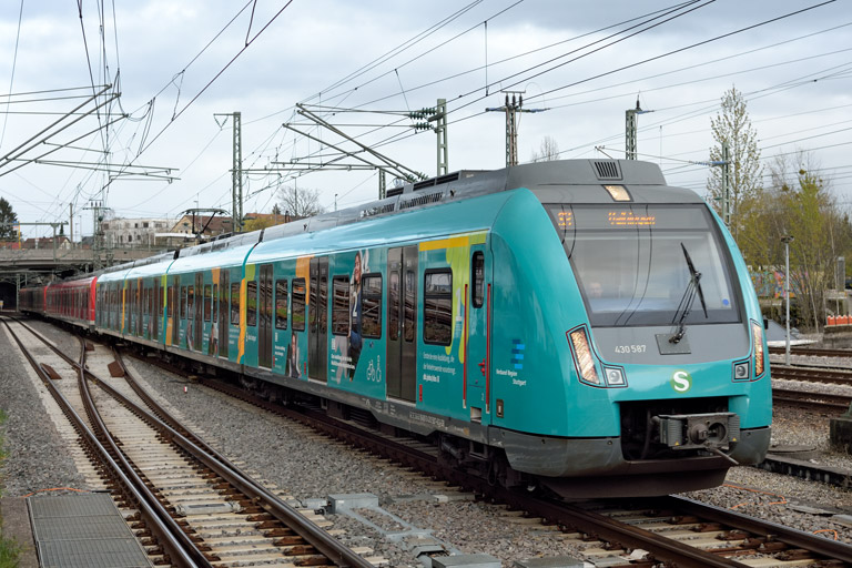 430 587 als S3 bei km 15,4 (April 2023)