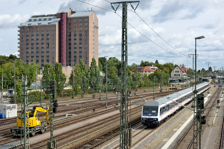 Regionalexpre&szlig; DPN 89568 bei km 15,8 (August 2023)