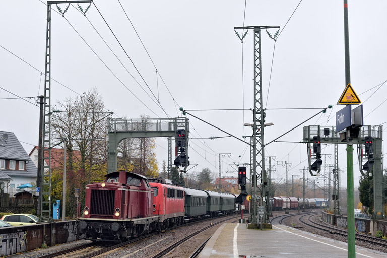 V100 2084 und 140 680 bei km 16,6 (November 2023)