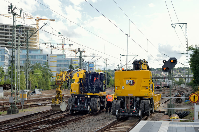 Zweiwegebagger bei km 15,6 (August 2023)