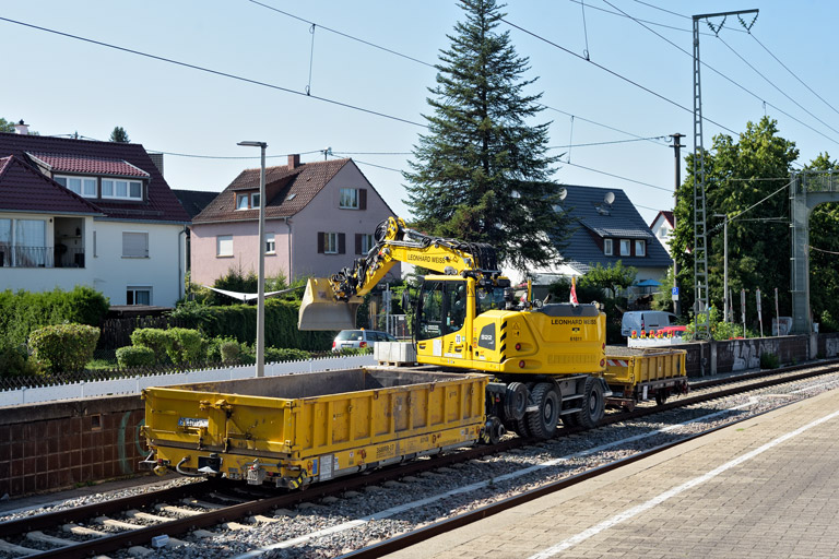 Zweiwegebagger bei km 16,8 (August 2023)