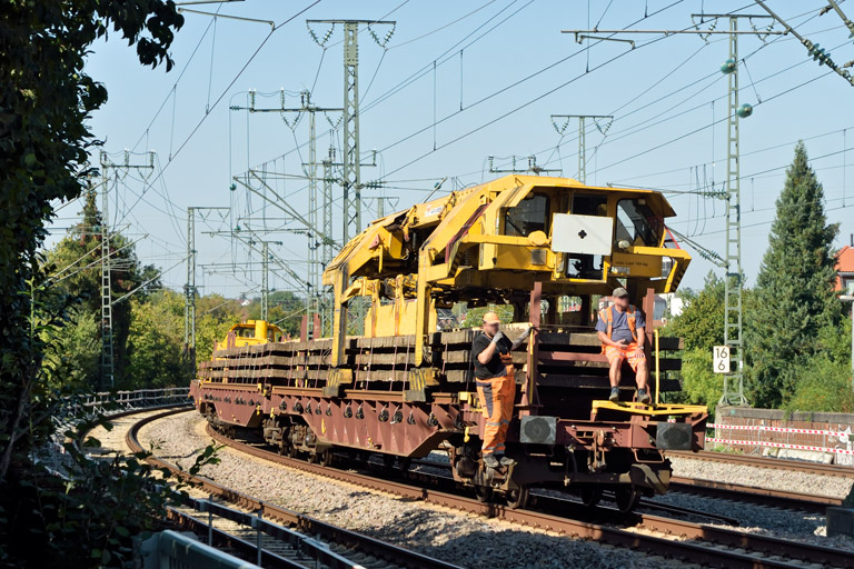 Gleisumbauzug bei km 16,6 (September 2024)