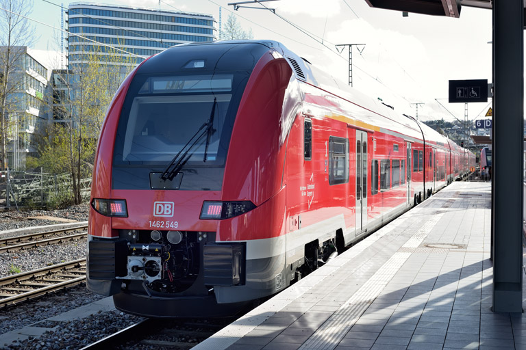 1462 049 und 1462 050 bei km 15,6 (April 2024)